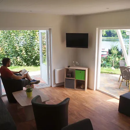 Mobilheim Und Blockhaus Mit Seeblick *