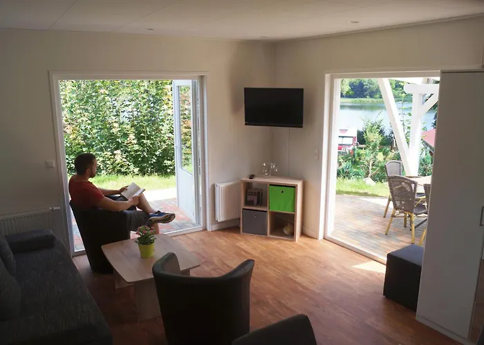 Mobilheim Und Blockhaus Mit Seeblick *